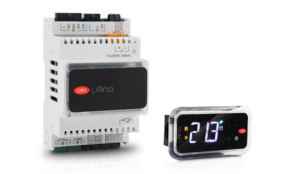 Picture of µAria Carel regulator, DIN and panel mounted versions.